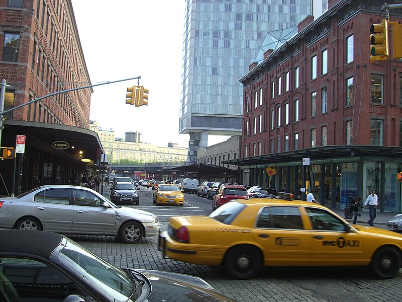 File:2009 Mai High Line und Standard Hotel.JPG