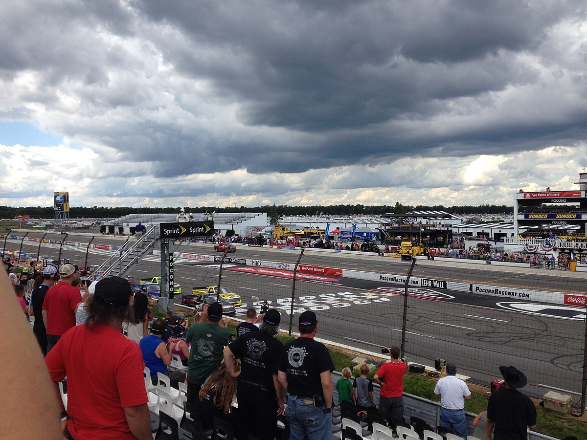 File:2015 Pocono Mountains 150 from frontstretch.jpg.