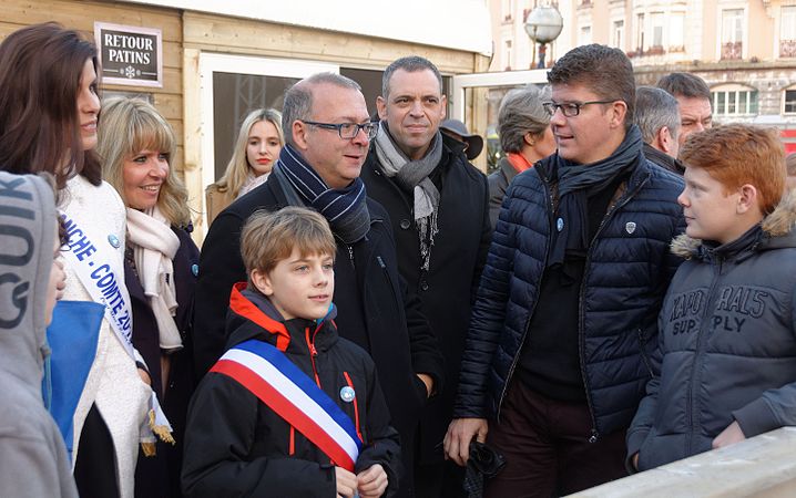 Alizée Vannier, Florence Besancenot, Damien Meslot, Didier Vallverdu et Cédric Perrin.