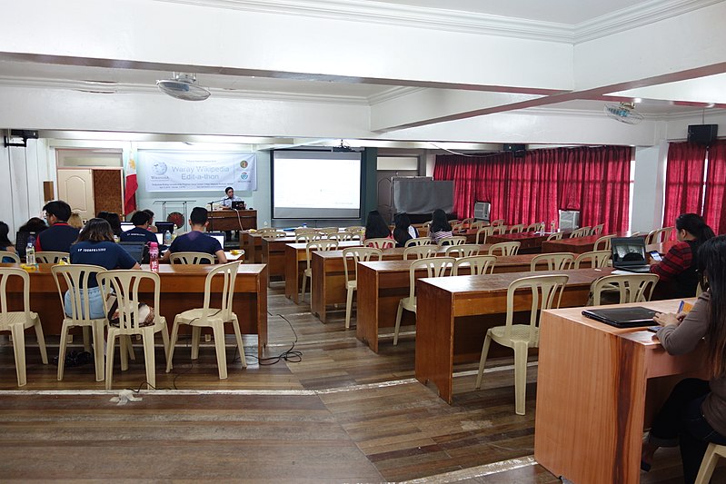 File:2018 Waray Wikipedia Edit-a-thon in Tacloban 23.jpg