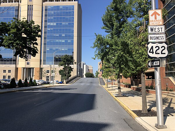 US 422 Bus. westbound on Washington Street in Reading