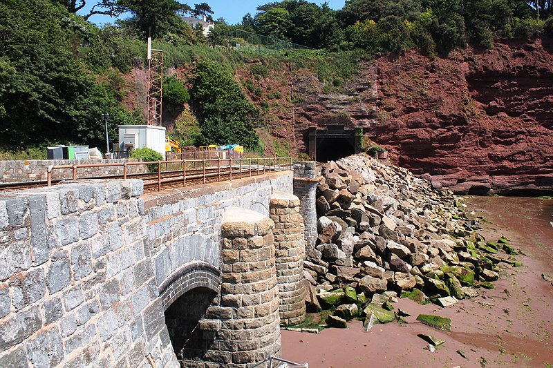 File:2022 at Smugglers Lane Viaduct and Parsons Tunnel.JPG