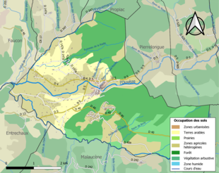 Barevná mapa znázorňující využití půdy.