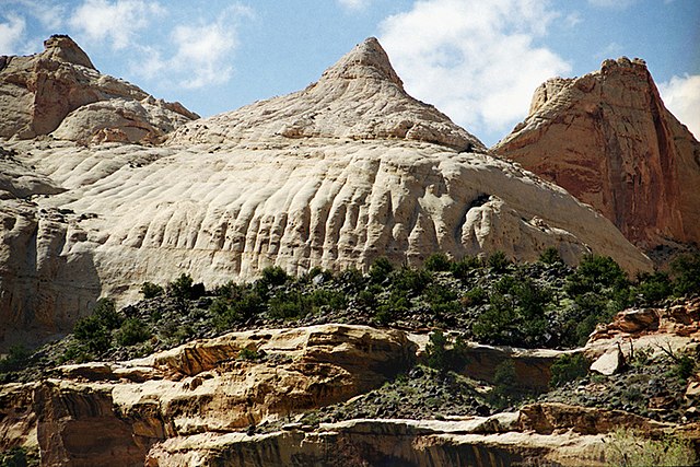 File:A136,_Capitol_Reef_National_Park,_Utah,_USA,_2001.jpg