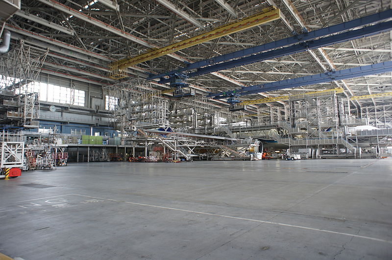 File:ANA Maintainance Facilities at Haneda Airport 09.JPG