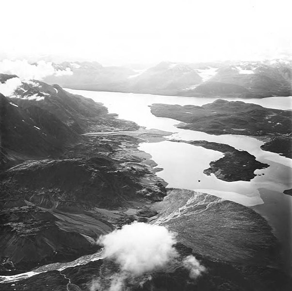 File:Adams Inlet, glacial remnants, circa 1960's (GLACIERS 5361).jpg