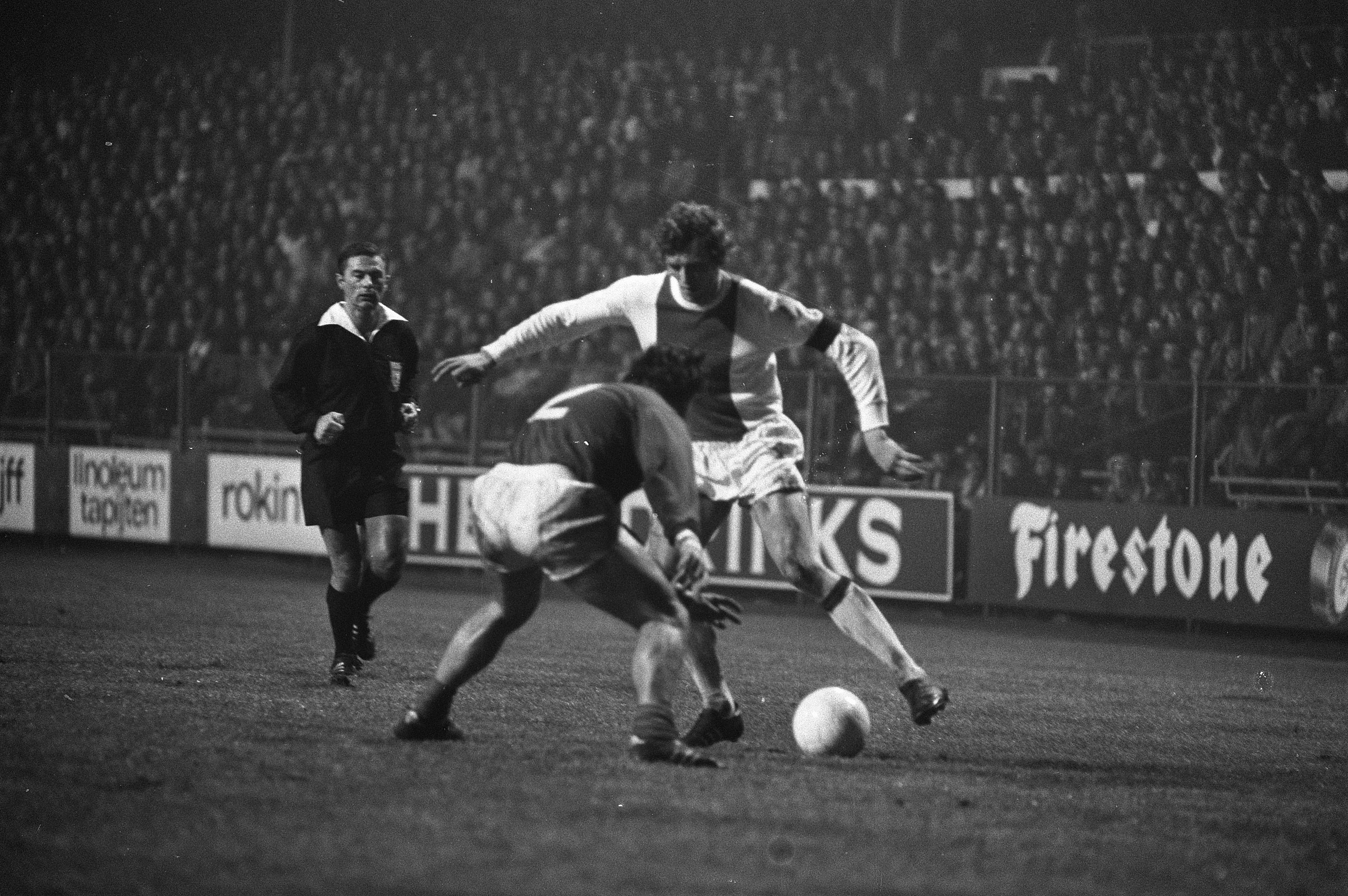 tegen Go Ahead Eagles 3-0 om KNVB beker Keizer in actie, Bestanddeelnr 925-3965.jpg - Wikimedia Commons