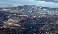 Aeroporto internazionale di Anchorage e Cook Inlet.jpg