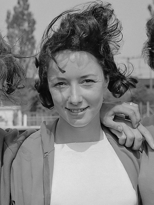 Ann Packer (1964)