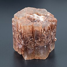 Aragonite crystal - Los Molinillos, Ceunca, Spain - 4x3.6x3.5cm 100g.jpg