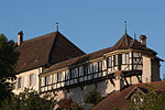 Katholisches Pfarrhaus und Stadtmauer