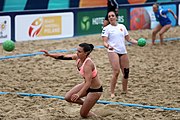 Deutsch: Beachhandball Europameisterschaften 2019 (Beach handball Euro); Tag 5: 6. Juli 2019 – Frauen, Platzierungsspiel für die Ränge 17–20, Nordmazedonien-Slowenien 0:2 (10:13, 9:15) English: Beach handball Euro; Day 5: 6 July 2019 – Placement Match/Cross Match for rank 17–20 Women – North Macedonia-Slovenia 0:2 (10:13, 9:15)