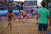 Deutsch: Beachhandball bei den Olympischen Jugendspielen 2018 in Buenos Aires; Tag 7, 13. Oktober 2018; Mädchen, Spiel um Platz Drei – Ungarn-Niederlande 2:0 English: Beach handball at the 2018 Summer Youth Olympics in Buenos Aires at 13 October 2018 – Girls Bronze Medal Match – Hungary-Netherlands 2:0 Español: Handball de playa en los Juegos Olimpicos de la Juventud Buenos Aires 2018 en 13 de octubre de 2018 – Partido por la medalla de bronce femenino - Hungría-Países Bajos 2:0