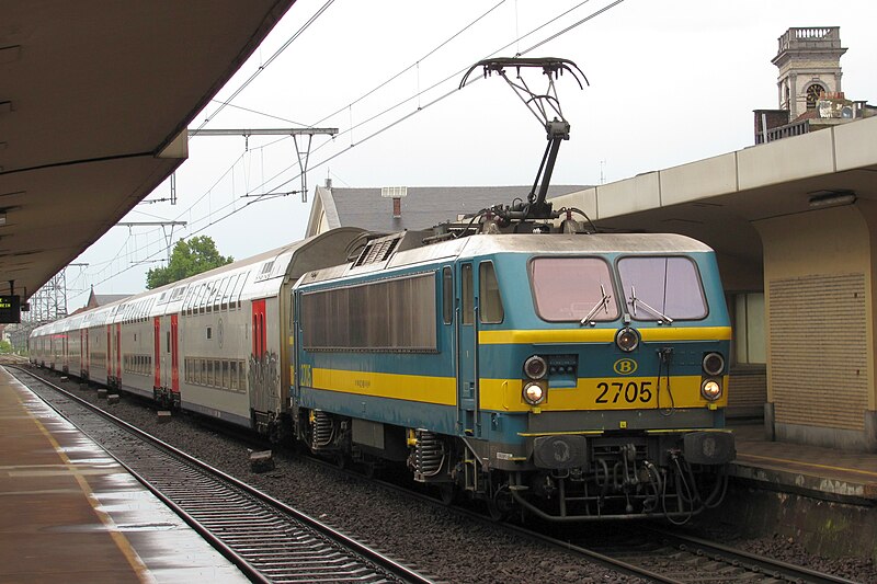 File:Belux11-08 006 Brussel-Noord NMBS 2705+M6 IC-Charleroi.jpg