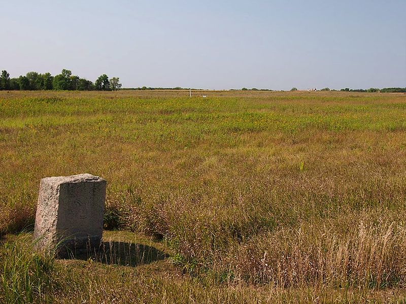 File:Birch Coulee Battlefield monument.JPG