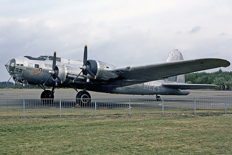 File:Boeing B-17G Flying Fortress (299P) AN2142974.jpg