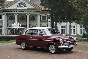 Une Borgward Isabella, modèle 1959. (définition réelle 4 978 × 3 319)