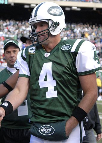 Favre with the Jets in November 2008