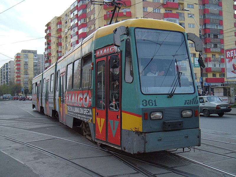 File:Bucharest V3A tram 8.jpg