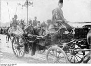 1917年10月、同盟国オスマン帝国コンスタンティノープルで。ヴィルヘルム2世とオスマン皇帝メフメト5世