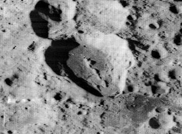 Lunar Orbiter 2 image Buys-Ballot crater 2034 med.jpg