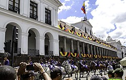 کاخ ریاست جمهوری (در کیتو «پالاسیو پرزیدنتال» یا «پالاسیو د کاروندِلِت» نامیده می‌شود) در کیتو