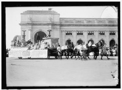 COLUMBUS MEMORIAL. PARADE AT UNVEILING.tif