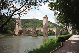 Die Brücke Pont Valentré über den Lot in Cahors