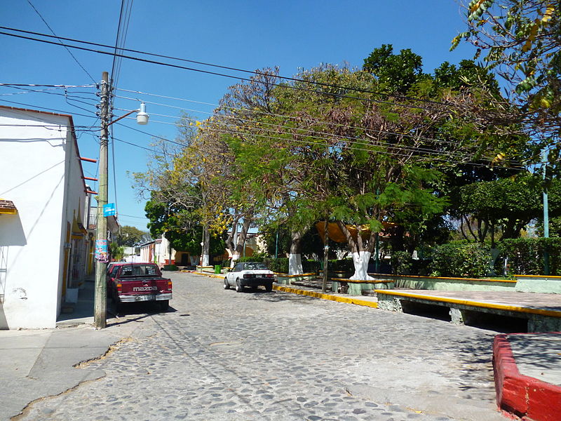 File:Calle en Jantetelco1.JPG