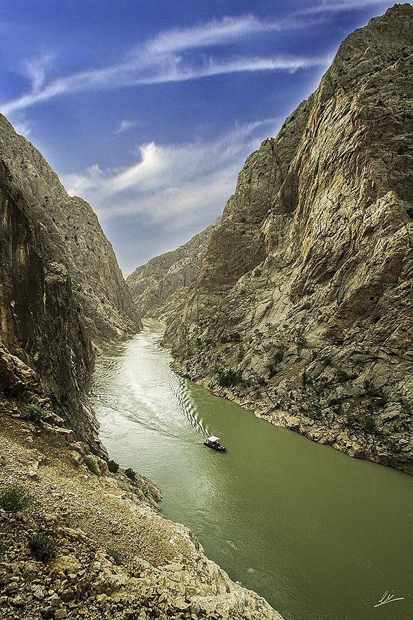 Karanlık Canyon