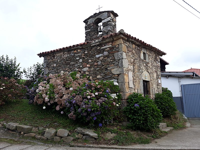 File:Capilla de Cristo de los Afligidos, La Pereda 04.jpg