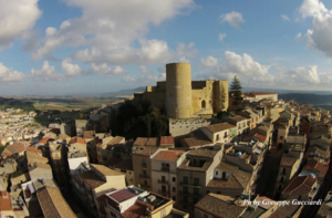 Salemi: Storia, Monumenti e luoghi dinteresse, Società