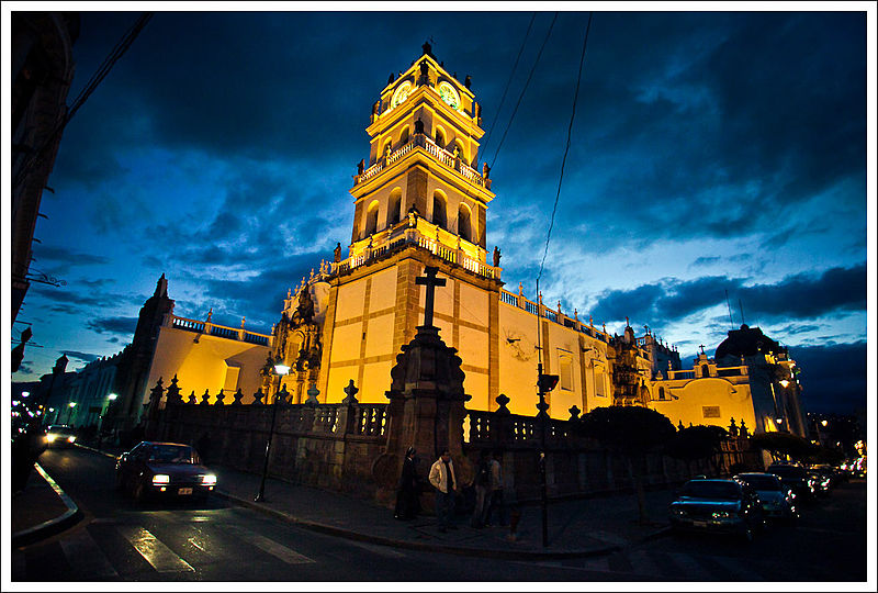 File:Catedral (plaza principal).jpg