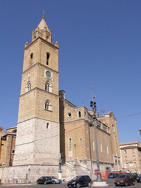 File:Chieti 2008 -Cattedrale di San Giustino- by-RaBoe 02.jpg