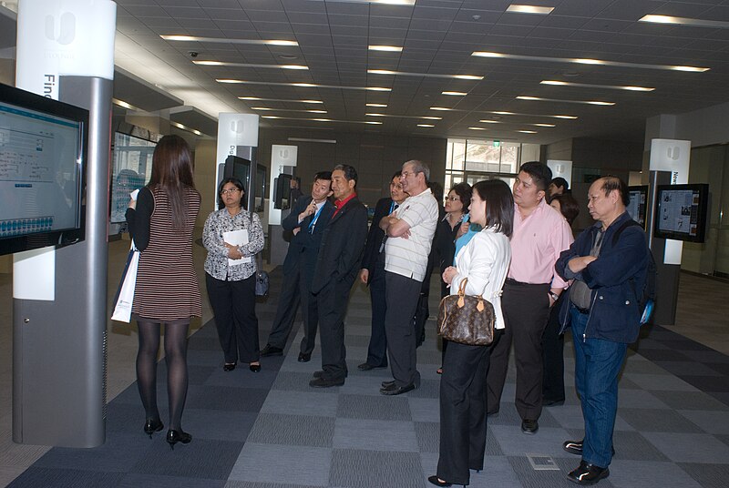 File:Comgress Faculty at Yonsei University with Jin Wang Kim.jpg