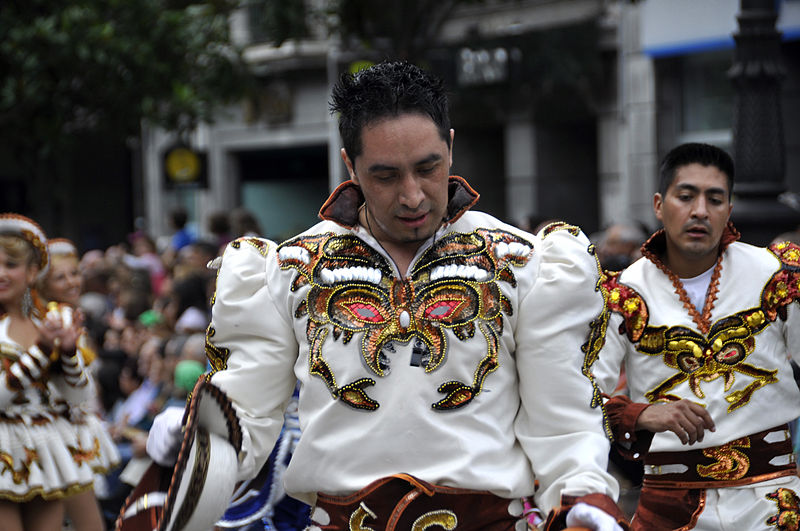 File:Día de América en Asturias-Oviedo 2013-42.jpg