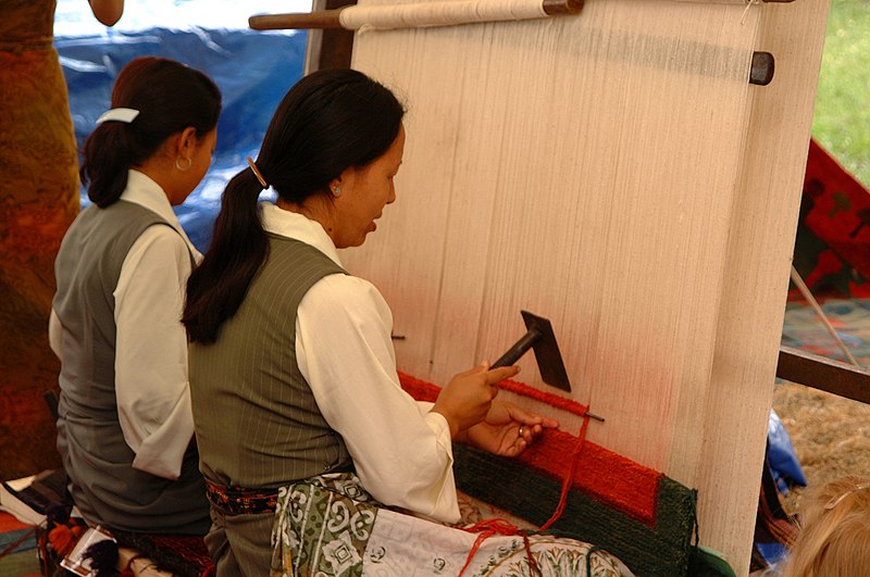 File:Description- Tibetan carpet weavers from Nepal demonstrate their skills during the 2002 Smithsonian Folklife Festival featuring The Silk Road. (2548100217).jpg