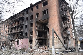 Zničená budova ve Vasylkivu – 5. březen 2022