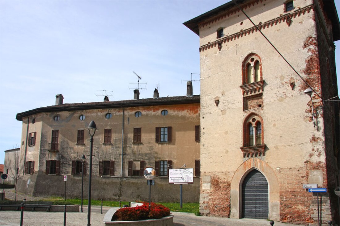 File:Divignano castello.jpg