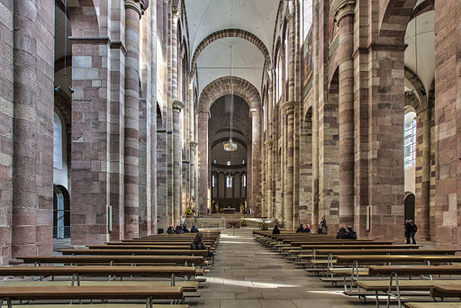Speyerer Dom, Innenraum (Blick durch das Hauptschiff ostwärts zum Chor)