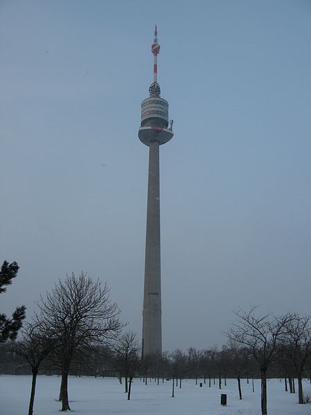 File:Donauturm (7735804966).jpg