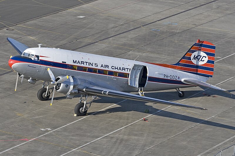 File:Douglas DC-3C, DDA Classic Airlines JP6291559.jpg