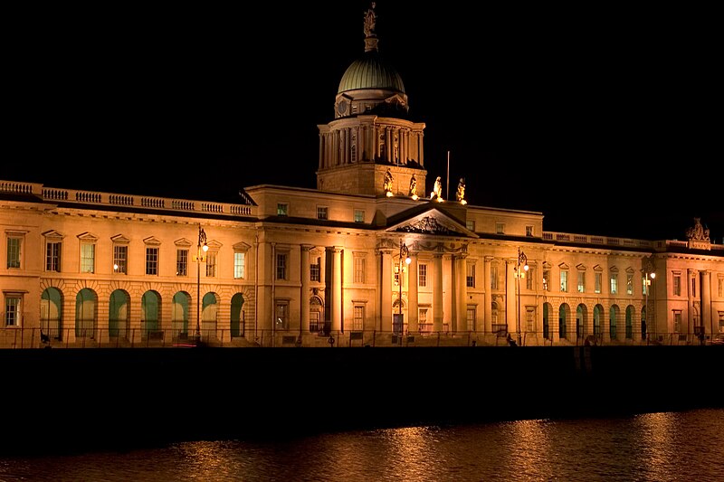 File:Dublin Customs House at night.jpg