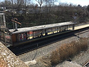 Быстрая станция 79-й восточной красной линии, апрель 2016.JPG