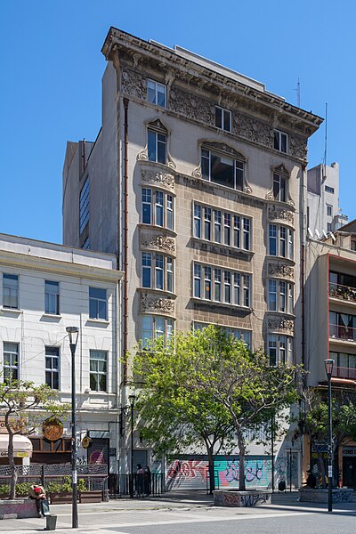 File:Edificio Germania y Araucanía, Valparaíso, Chile 20211003.jpg