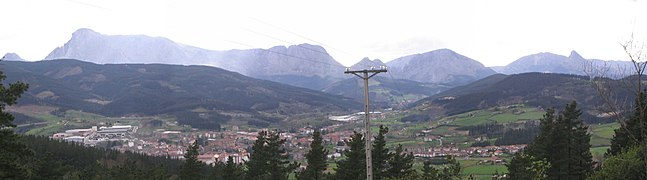 Vista general de Elorrio en Vizcaya, País Vasco (España)