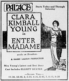 Влезте в Madame 1922 newspaper.jpg