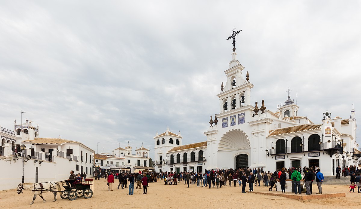 La Virgen del Rocío, preparada para la romería del reencuentro