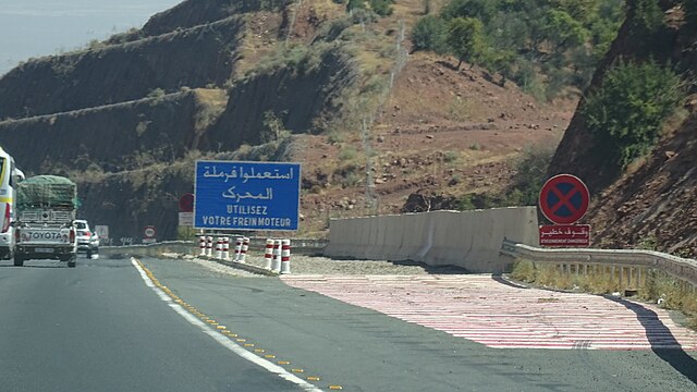 A 100 meter long gravel escape ramp downhill on the A7 near Amskroud in Morocco
