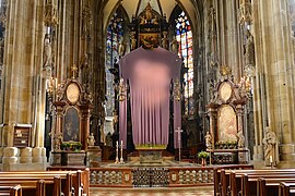 Lenten veil by Erwin Wurm at St. Stephen's Cathedral in Vienna, Austria (2020)